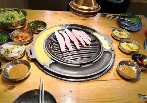 炉火时代韩式炭火烤肉