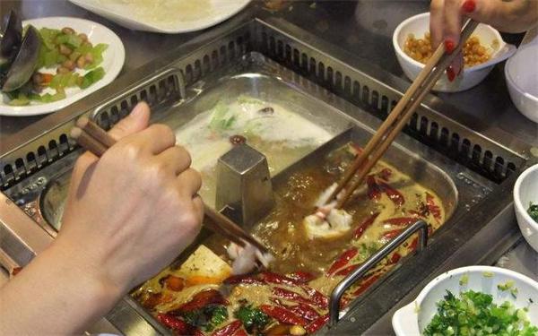 鱼跃印象斑鱼重庆老火锅