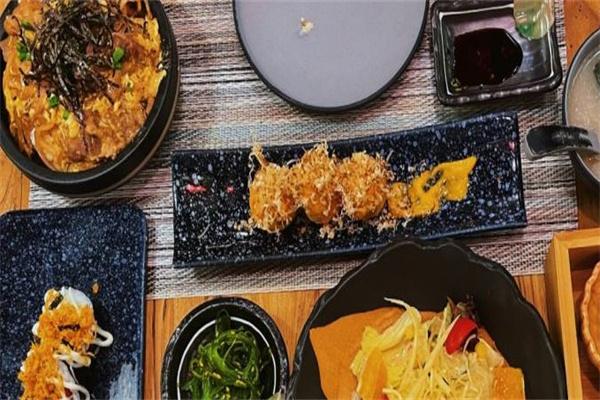 黑眼熊料理食堂