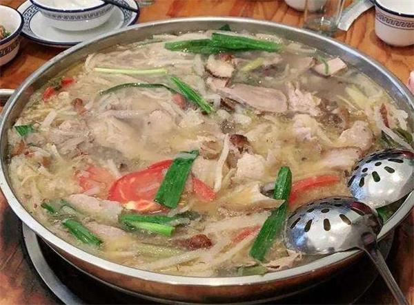 富源酸菜猪脚火锅