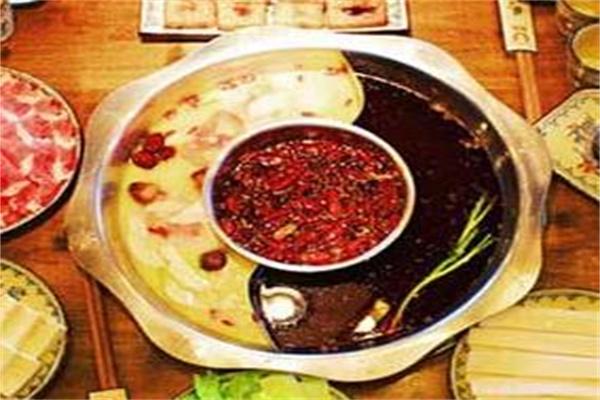 骑龙火锅店