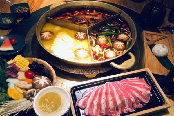耍牛满 爽腩鲜牛肉火锅