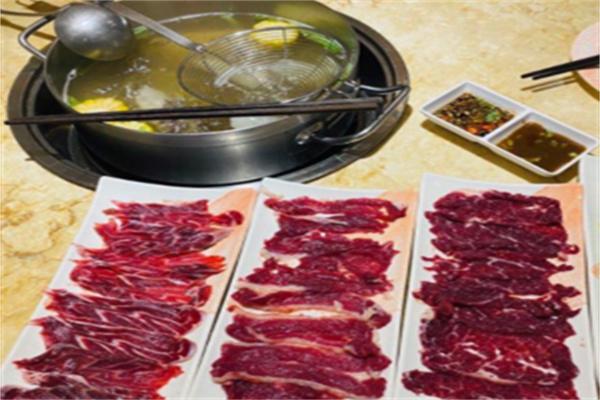 耍牛满 爽腩鲜牛肉火锅