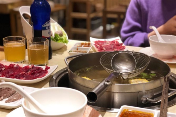 耍牛满 爽腩鲜牛肉火锅