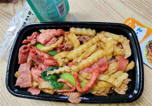 偶遇饭先生干锅焖饭