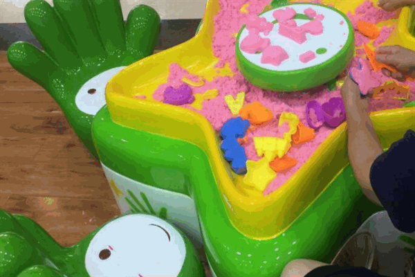 嘻鸭涂儿童创艺手工乐园