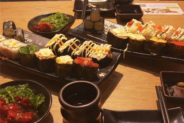 吃个饭团