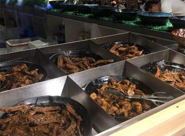 乡见海鲜自助火锅