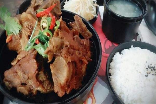 辣骨气饭快餐招商