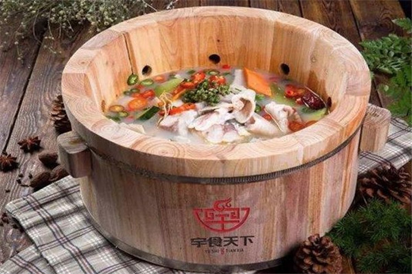 宇食天下喷泉火锅