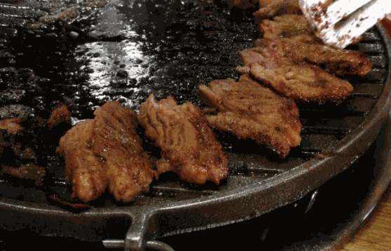 胡同里烤肉