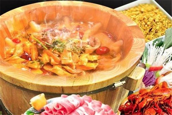 宇食天下喷泉火锅