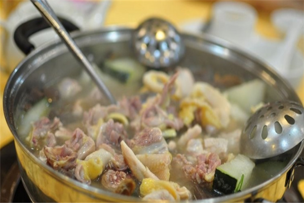 小懒鸡特色火锅