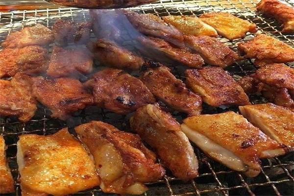 西塔老太太泥炉烤肉