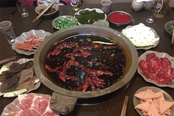 叉叉裤老火锅