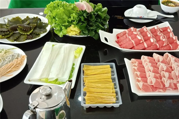 顺风肥牛火锅店