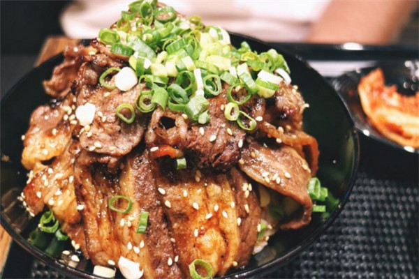 牛久哥牛肉盖饭加盟