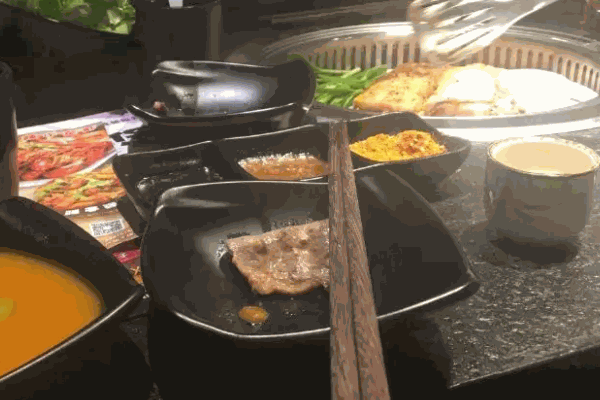 碳来香三国烤肉
