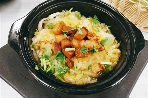 王家酸菜坛肉