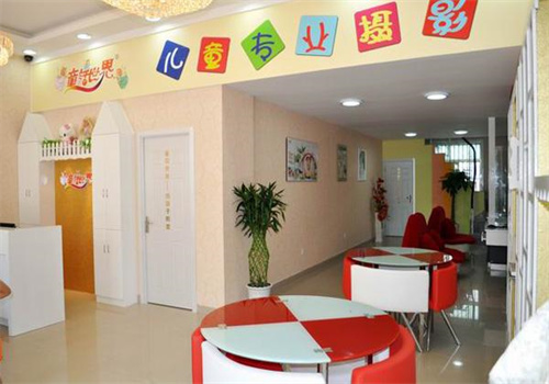 童话世界儿童摄影连锁店