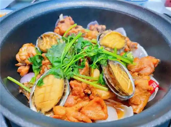 百鸟朝凤港式鸡煲火锅