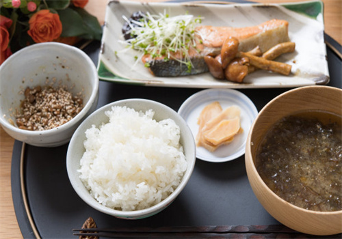 莲钰汤饭