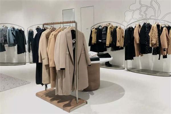 雅莹服饰加盟