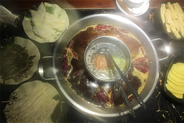渝天椒重庆老火锅