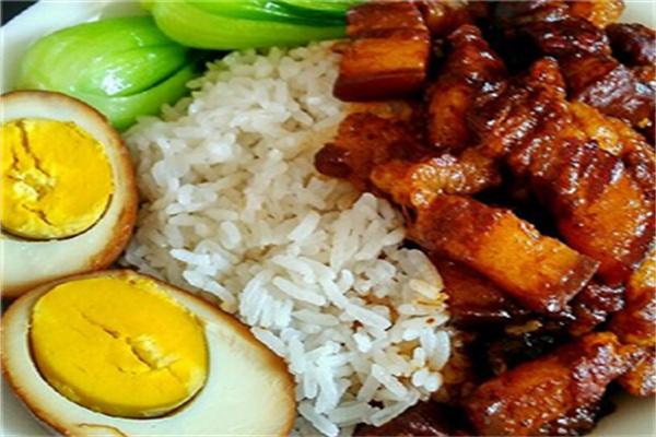 外婆炖卤肉饭