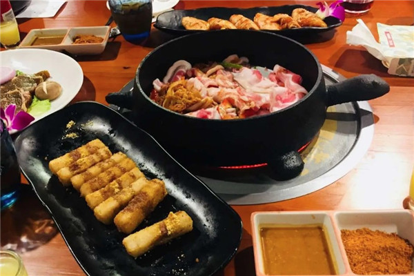 龟锅烤肉主题餐厅