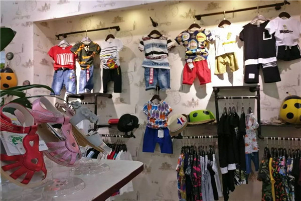 金贝贝童装店加盟