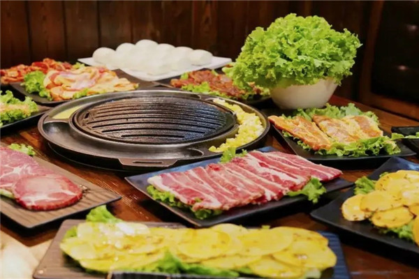 小两口烤肉店