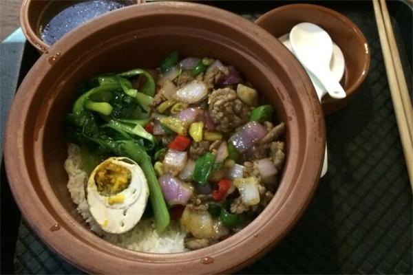 味来雅紫砂锅拌饭