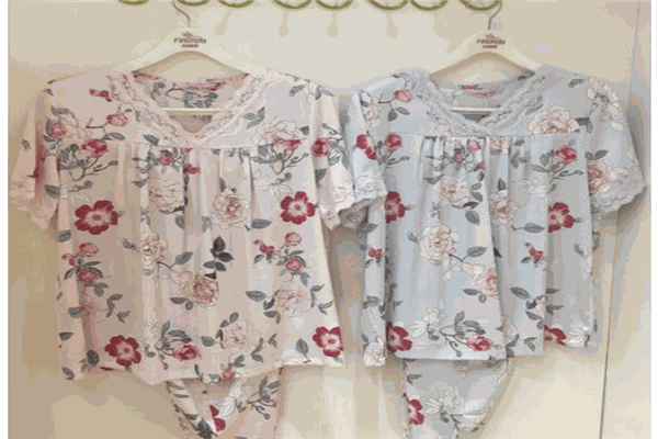 花丛丽影家居服