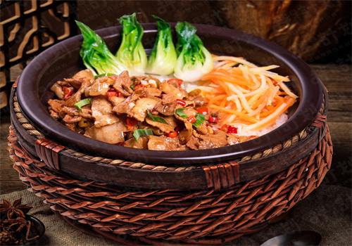聚湘缘紫砂煲拌饭
