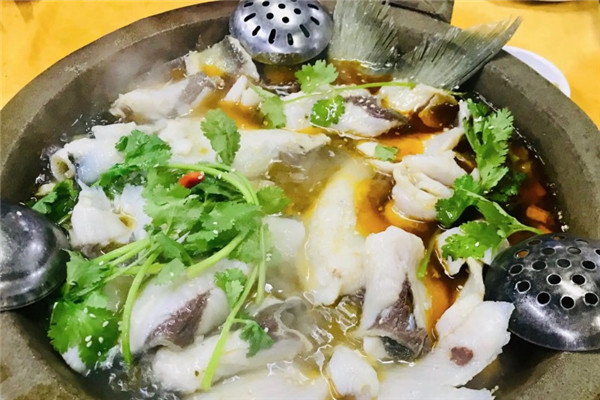 正宗重庆石锅鱼烤活鱼