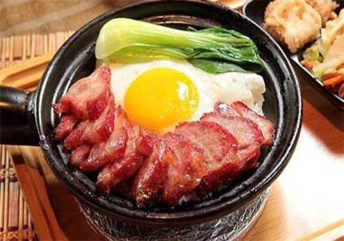 聚湘缘紫砂煲拌饭