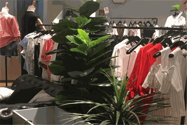 唯衣天下服装店加盟
