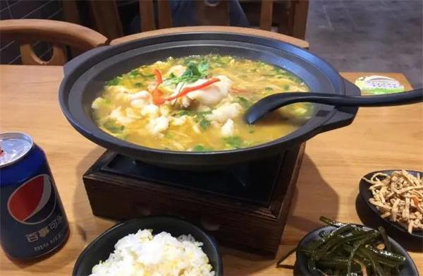 苗小坛酸菜鱼