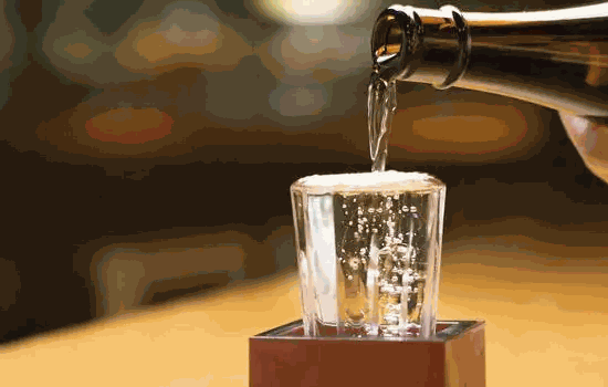阙家白酒
