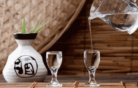 阙家白酒