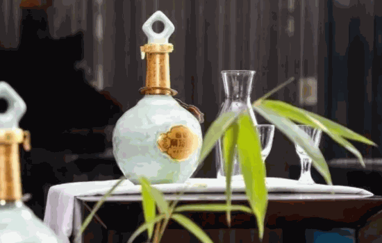 阙家白酒