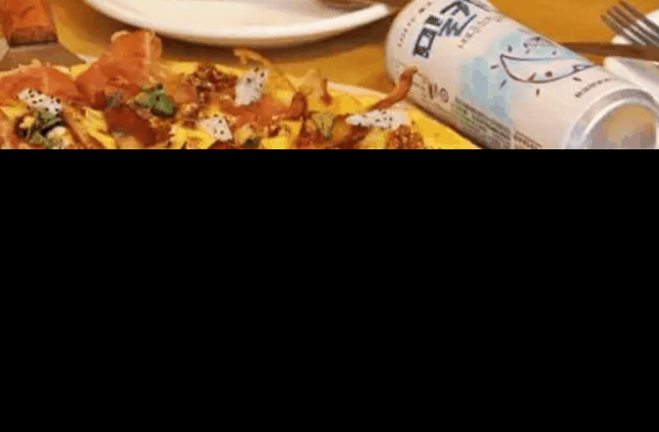 大嘴巴披萨店