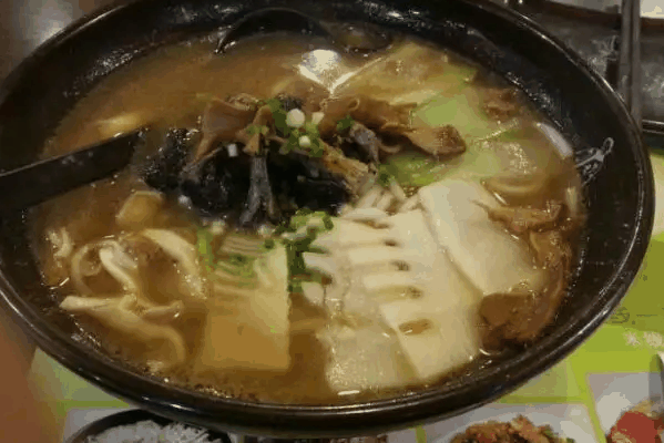 沐小芸乌鸡米线