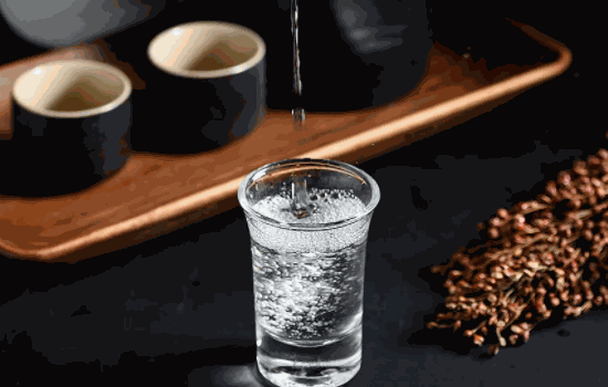 阙家白酒