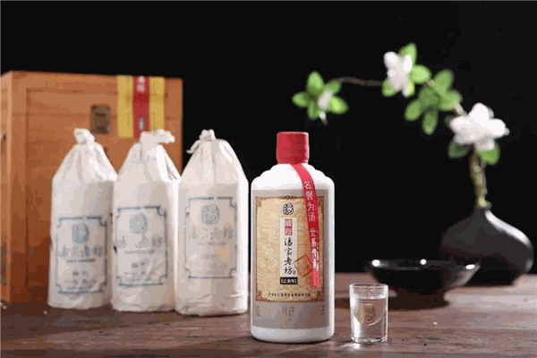 客留香白酒