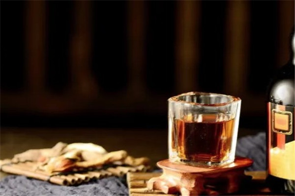 古仁白酒
