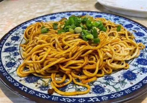 王师傅怪味担担面