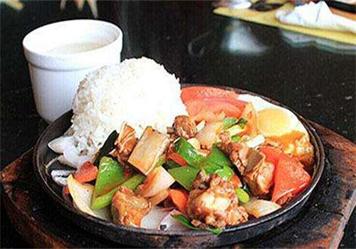 嗨哥中式铁板浇汁饭