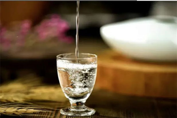贵润白酒